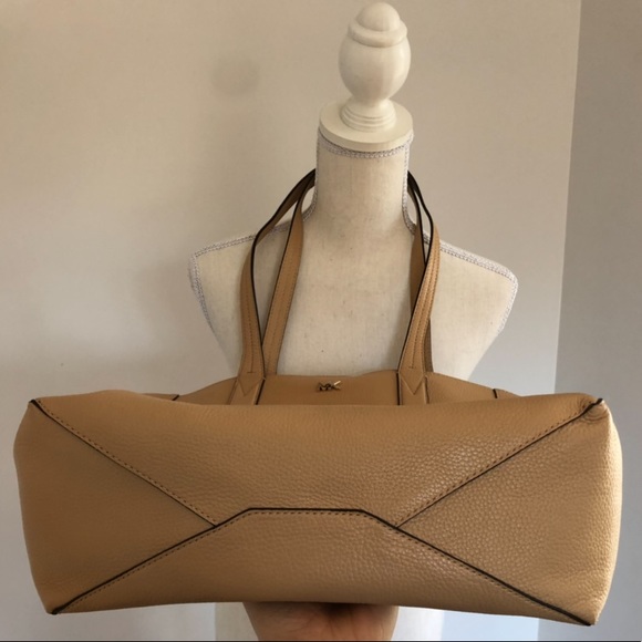 SOLD Ⓜ️ Michael Kors Junie Large Pebbled Leather - Picture 3 of 8